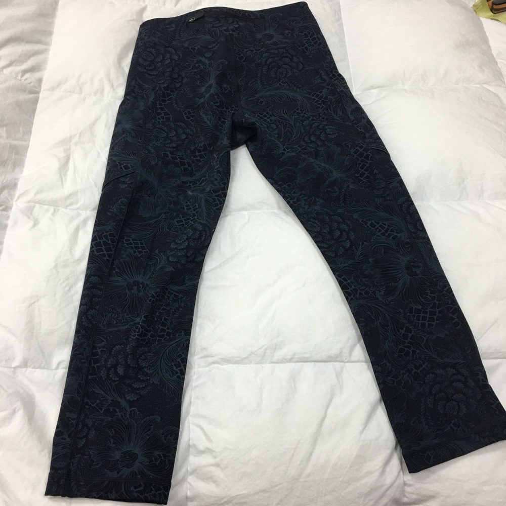 LULULEMON RUNNING CROPS - Picture 6 of 7